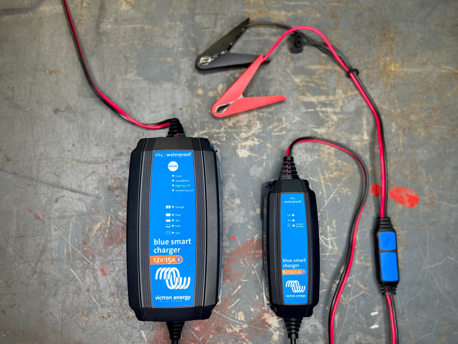12V/15A and 6/12 V / 1.1 A Blue Smart IP65 chargers