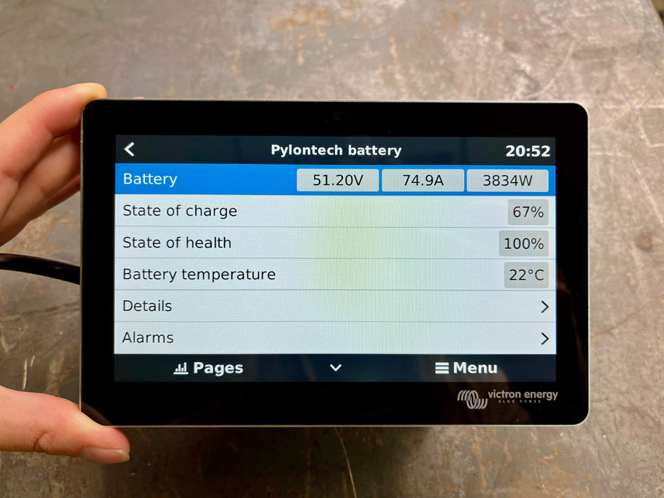 Victron Energy GX Touch 70 displays Pylontech battery status
